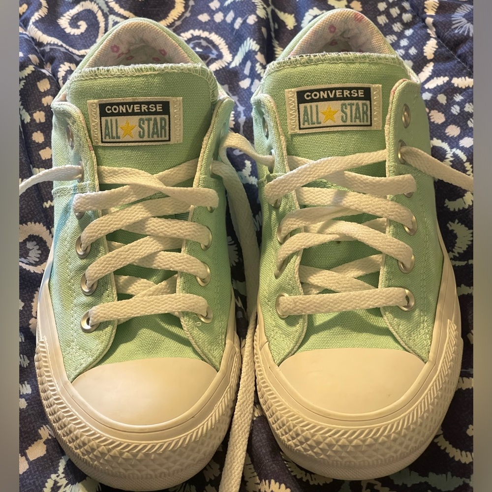 Women’s Converse Madison Size 7